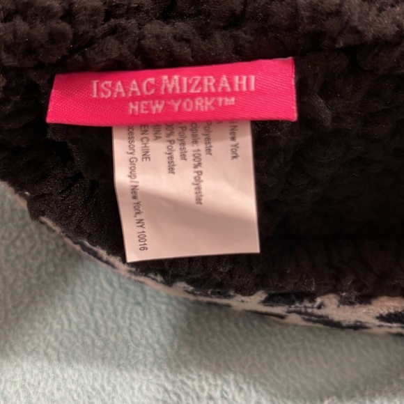 ISAAC MIZRAHI Sherpa Leopard Slippers - Picture 4 of 9